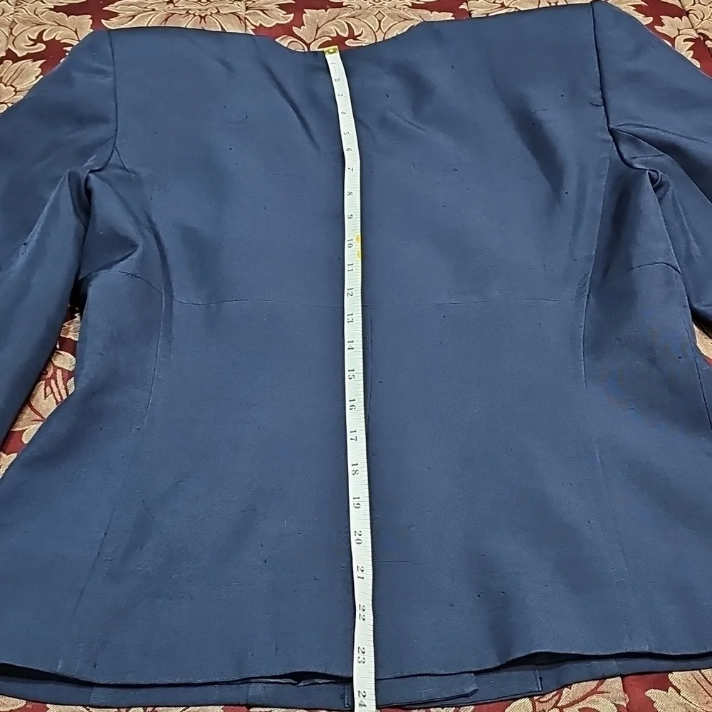 Christain Dior Silk Navy Fitted Blazer with Structured Shoulders and  Vneck 12 - Picture 11 of 12